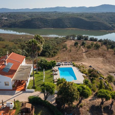 Отель Monte Do Zambujeiro Вила-Нова-де-Мильфонт Экстерьер фото